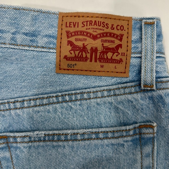 New! Levi Jeans Distressed 501 - Picture 3 of 3